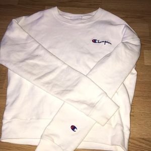 White champion crew neck XS